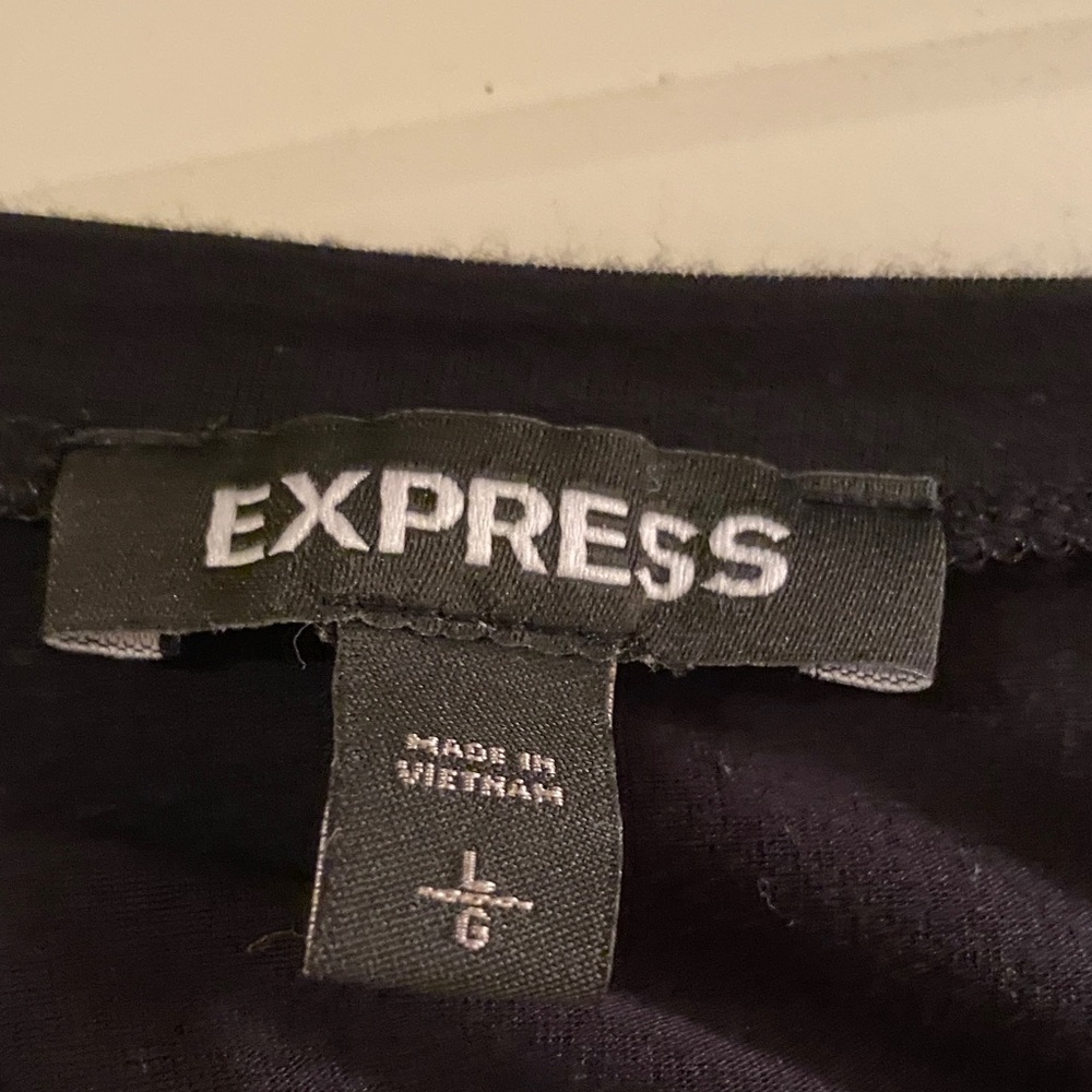 Express Classic Black Short Sleeve Top - Picture 2 of 4